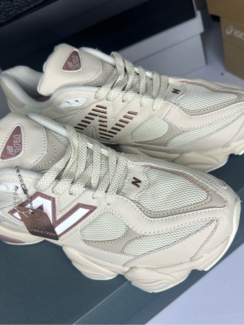 New Balance Men’s Cream/Tan Mesh & Synthetic Sneaker